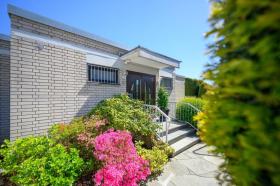 Bungalov Satılık 'de Frankfurt am Main-Seckbach, Almanya
