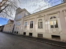 Többcsaládos Elárverezések a  oldalon. Gemeinde Bad Vöslau-Katastralgemeinde Gainfarn, Ausztria