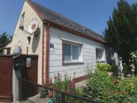 Two-family house Foreclosures in Probstdorf-Katastralgemeinde Schönau an der Donau, Austria