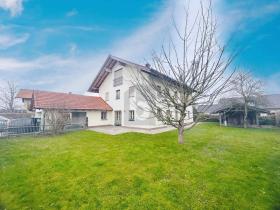 Detached house for sale in Kirchweidach, Germany