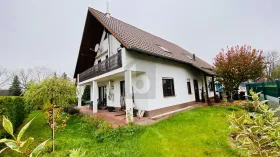 Дом на две семьи для продажи в Эрфурт, Германия
