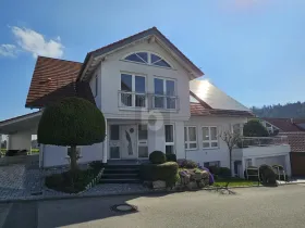 Casa para duas famílias à venda em Neustetten-Remmingsheim, Alemanha