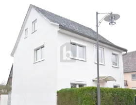 Önálló ház eladó a  oldalon. Ebersdorf b.Coburg-Dürrmühle, Németország