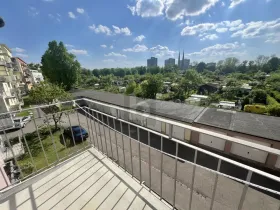 Gulv Leilighet  til salgs i Augsburg-Wolfram- und Herrenbachviertel, Tyskland