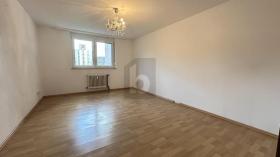 Lapos eladó a  oldalon. Denzlingen-Emmendingen, Németország