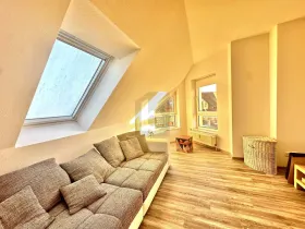 Tetőtéri lakás Müncheberg Eladó Németország