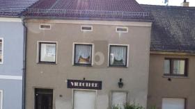 Two-family house for sale in Regis-Breitingen-Leipzig, Germany