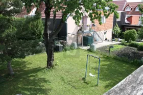 Két családi ház Dingelstädt Eladó Németország