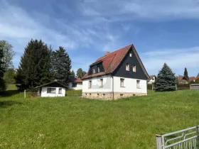 Дом на две семьи для продажи в Шлейзинген-Хильдбургхаузен, Германия