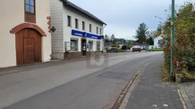 Lakó-és kereskedelmi épület eladó a  oldalon. Salmtal-Pohlbach, Németország