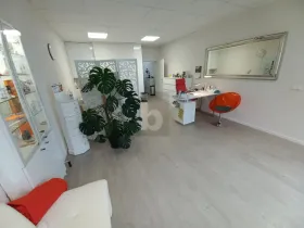 Oficina del doctor en venta en Niedernhausen-Rheingau-Taunus-Kreis, Alemania