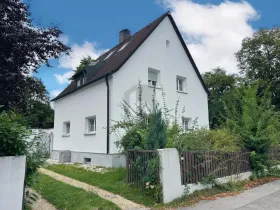 Önálló ház eladó a  oldalon. München-Ramersdorf, Németország