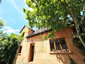 Enebolig til salgs i Lörzweiler-Alzey-Worms, Tyskland