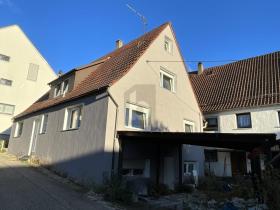 Flerfamiliehus til salgs i Friolzheim, Tyskland