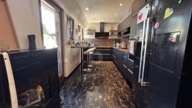 Многоквартирный дом для продажи в Оберсонхайм-Швебиш-Халль, Германия Многоквартирный дом для продажи в Оберсонхайм-Швебиш-Халль, Германия