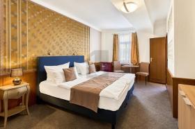 Hotel à venda em Bad Urach-Sirchingen, Alemanha