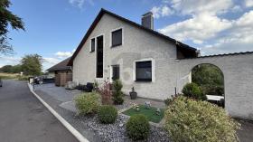 Flerfamiliehus til salgs i Oberaula-Schwalm-Eder-Kreis, Tyskland Flerfamiliehus til salgs i Oberaula-Schwalm-Eder-Kreis, Tyskland