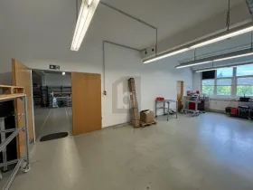 Store for rent in Maisach, Germany