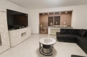 Srednje kuće u nizu za prodaju u Grenzach-Wyhlen-Wyhlen, Njemačka Srednje kuće u nizu za prodaju u Grenzach-Wyhlen-Wyhlen, Njemačka