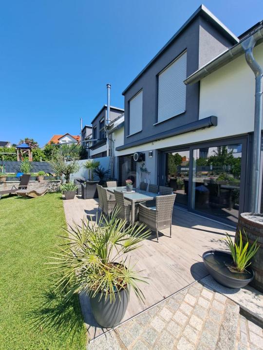 Rijtjeshuis Breitingen Te Koop Germany