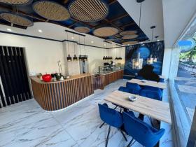 Shop eladó a  oldalon. Ulm-Thalfingen, Németország