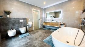 Yaşam ve Firma, iş gibi Westoverledingen Satılık Almanya