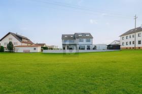 Építési telek eladó a oldalon. Kutzenhausen, Németország Építési telek eladó a oldalon. Kutzenhausen, Németország