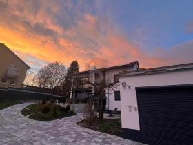 Multi family For Sale in Heidenheim an der Brenz, Germany