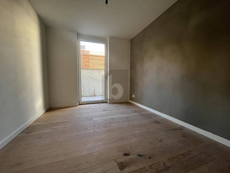 شقة في الطابق السفلي Deutsche Post للبيع ألمانيا