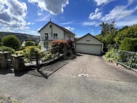 Flerfamiliehus Til salgs i Neuenbürg, Tyskland