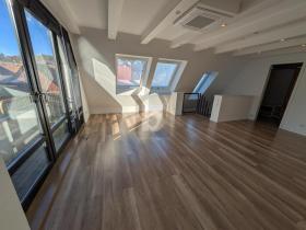 Detached house For Sale in Wiesbaden-Igstadt, Germany