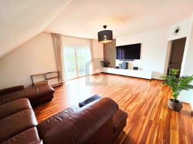 Top floor apartment  For Sale in Wöllstein, Germany