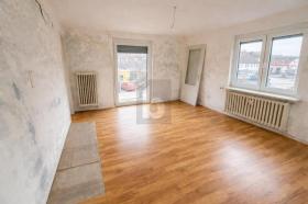 Floor Apartment For Sale in Maulbronn, Germany