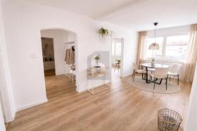 フラット 販売中 で ケーニヒスブルン, ドイツ