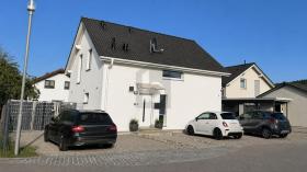 منزل منفصل للبيع في Hohentengen am Hochrhein-Waldshut, ألمانيا
