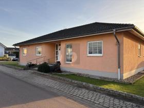 maison individuelle À vendre à Mettlach-Merzig-Wadern, Allemagne
