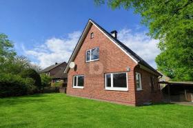 Detached house For Sale in Schenefeld-Pinneberg, Germany Detached house For Sale in Schenefeld-Pinneberg, Germany