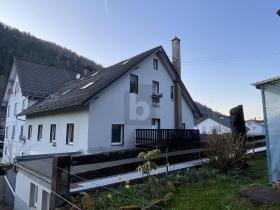 مبنى سكني/تجاري للبيع في Höfen an der Enz-Calw, ألمانيا
