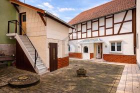 Odvojena kuća Na prodaju u Schwallungen-Schmalkalden-Meiningen, Njemačka Odvojena kuća Na prodaju u Schwallungen-Schmalkalden-Meiningen, Njemačka