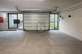 Garagem de Estacionamento À venda em Hamburgo, Alemanha