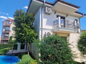 المنزل للبيع في Равда-кв. Аурелия, بلغاريا