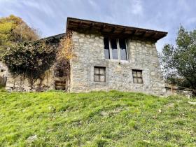 Holiday home for sale in Muggio, Switzerland