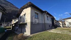 Detached house for sale in Gnosca, Switzerland