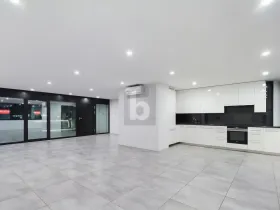 Kat Apartman za najam u Camorino, Švicarska