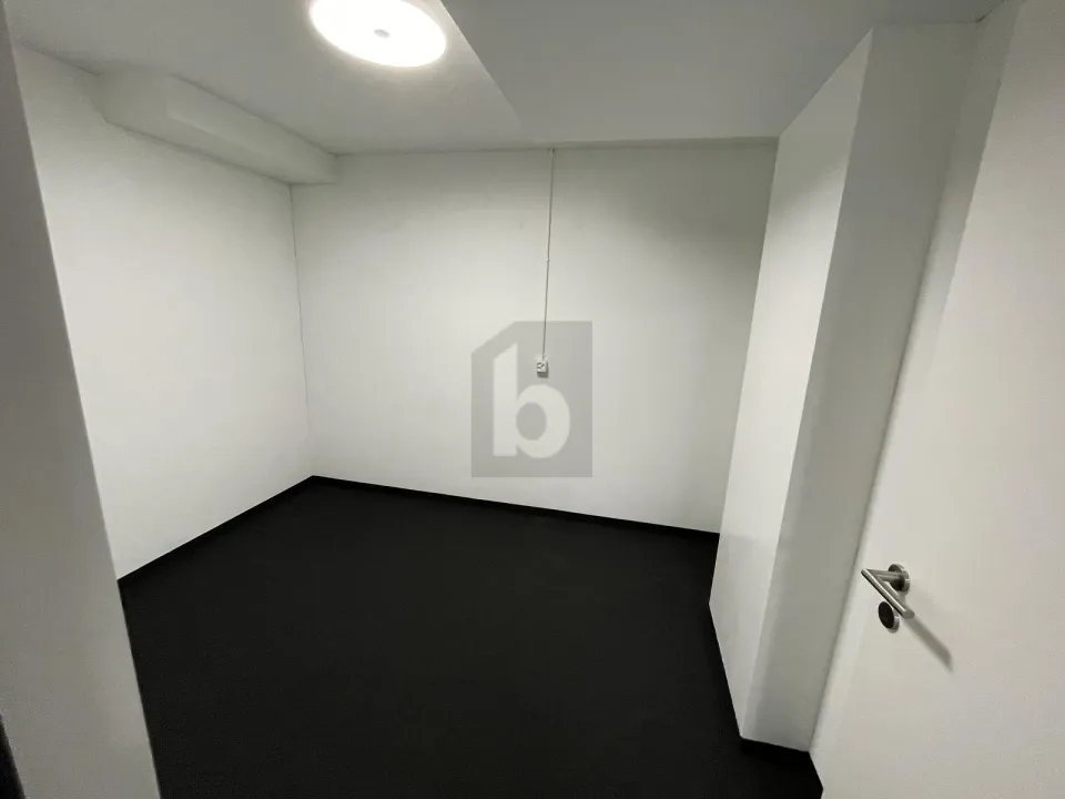 Espacio de oficina Siebnen En Renta Suiza
