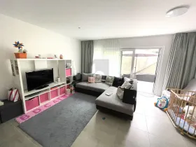Kat Apartman za prodaju u Camorino, Švicarska
