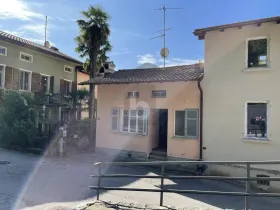 Nyaraló eladó a  oldalon. Monteggio, Svájc