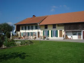 Casa de fazenda à venda em Cottens, Suíça
