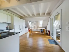 Apartamento sótão à venda em Mettmenstetten, Suíça