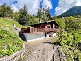 Ferienhaus zu verkaufen in Castiel, Schweiz